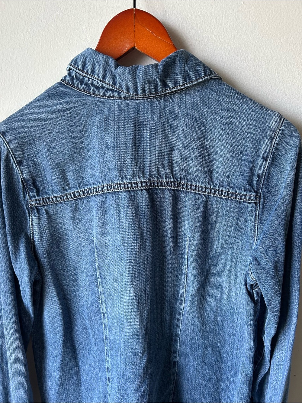 KUT FROM THE KLOTH Medium Blue Lyocell Denim Chambray Button Down Shirt Size XS - Picture 7 of 8